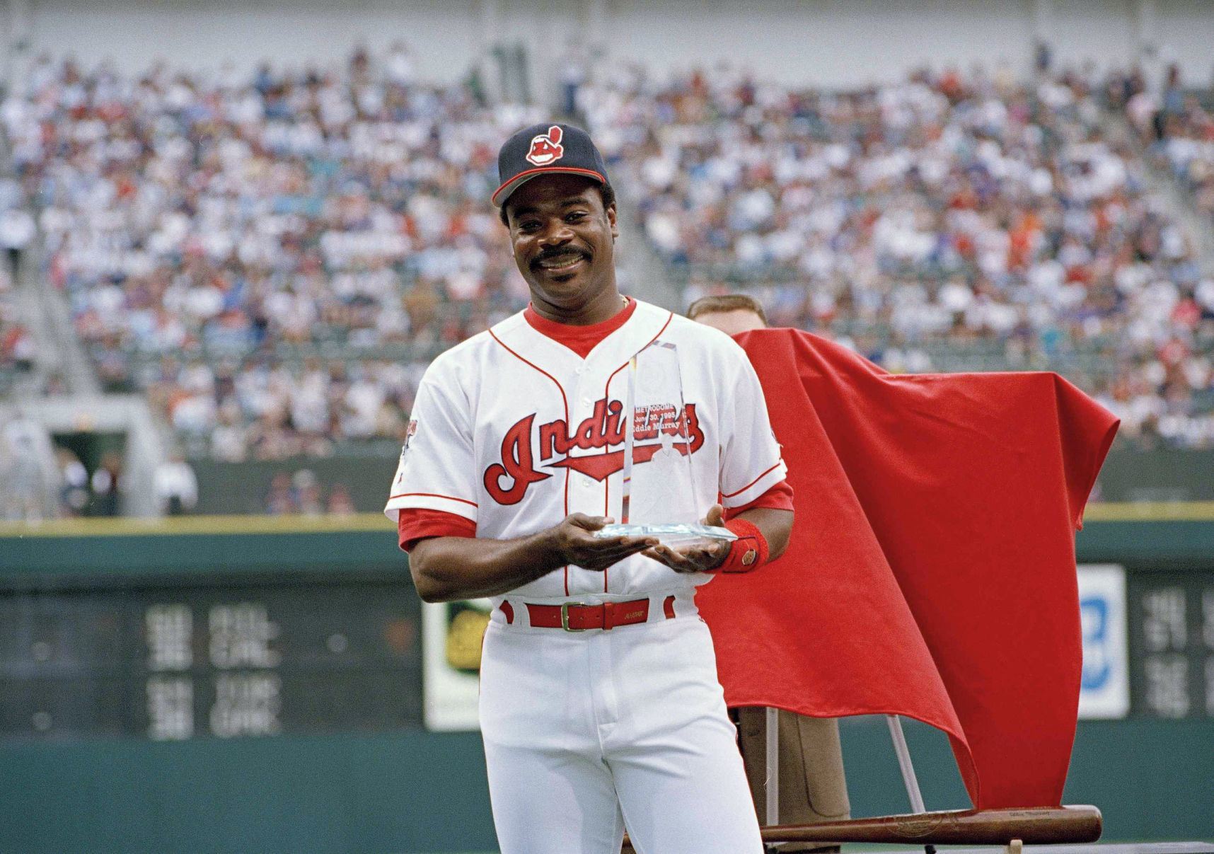1995: Eddie Murray becomes 2nd switch-hitter in history to reach 3,000 hits